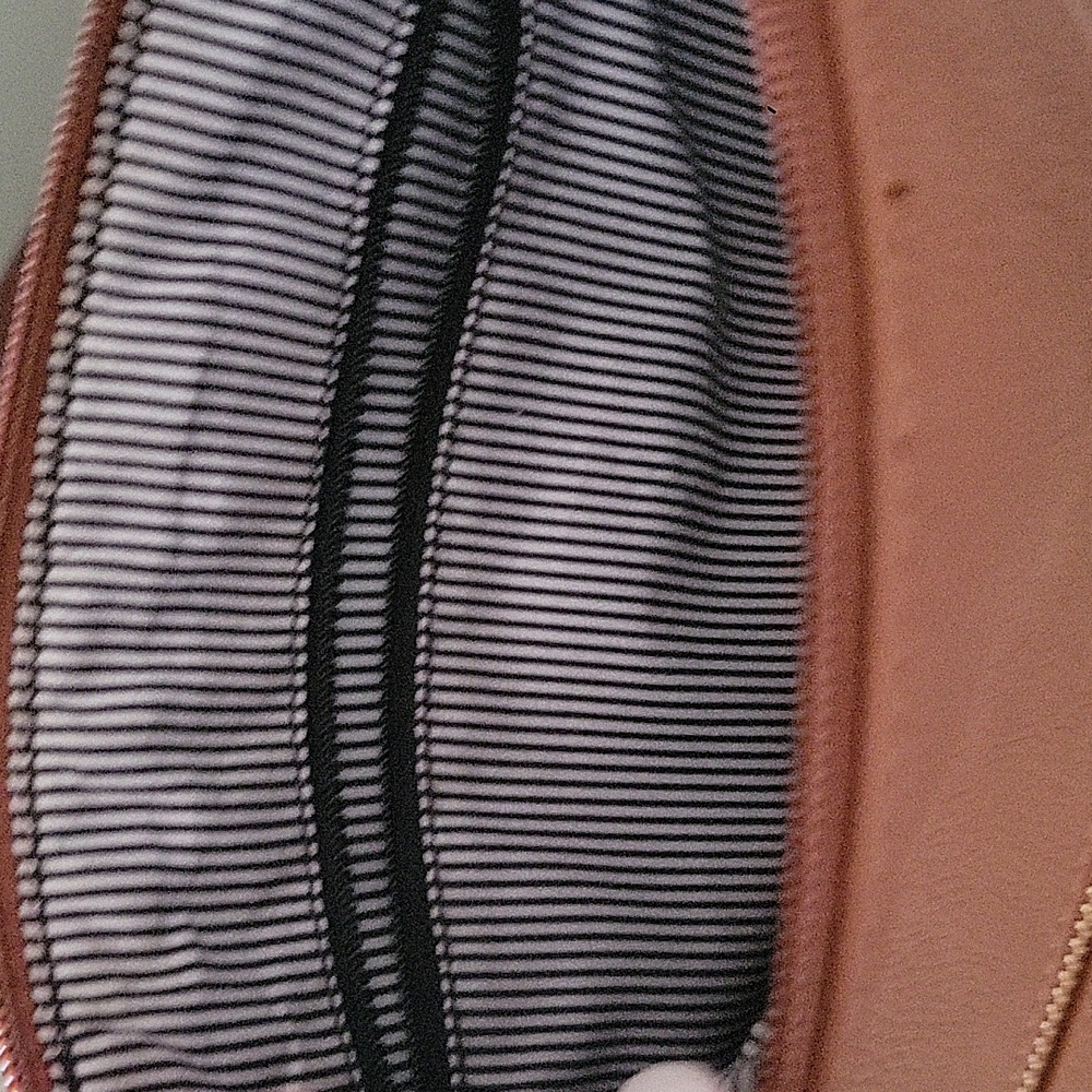 Crossbody - Picture 2 of 3
